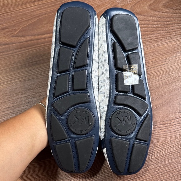 Michael Kors Cream and Navy Loafers with Gold Accent - Picture 3 of 7